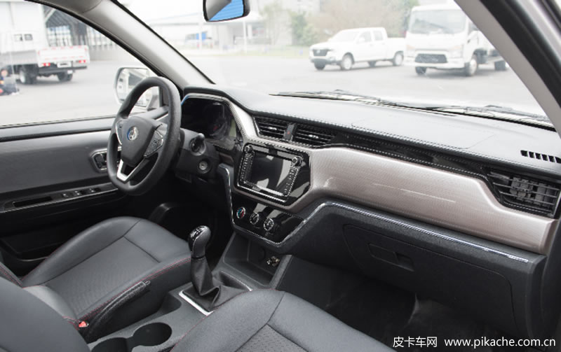 Chang'an Cross King F3 pickup truck is on the market, with the sales price starting from 57800 yuan