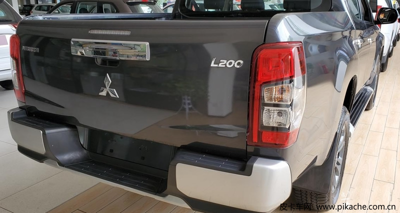 Mitsubishi L200 pickup truck will arrive at the store in China, or it will be pre sold soon