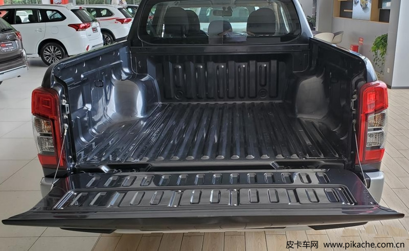 Mitsubishi L200 pickup truck will arrive at the store in China, or it will be pre sold soon