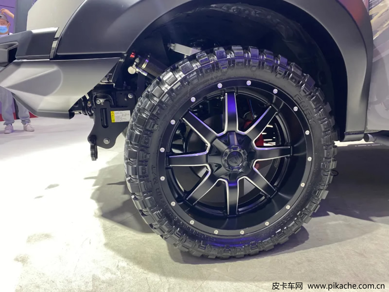 皮卡车轮胎类型怎么选？公路泥地雪地全地形轮胎全解