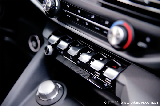长安凯程F70皮卡新款车型上市，动力智能配置变化大