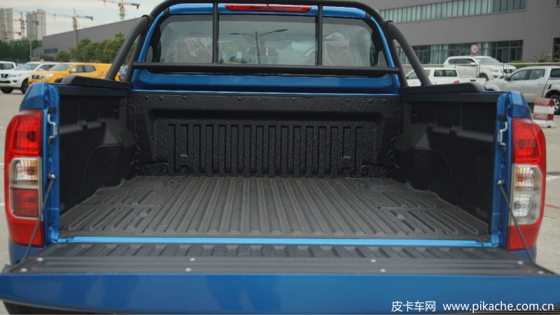 郑州日产锐骐6皮卡平底货箱版开启预售，购车还送保养