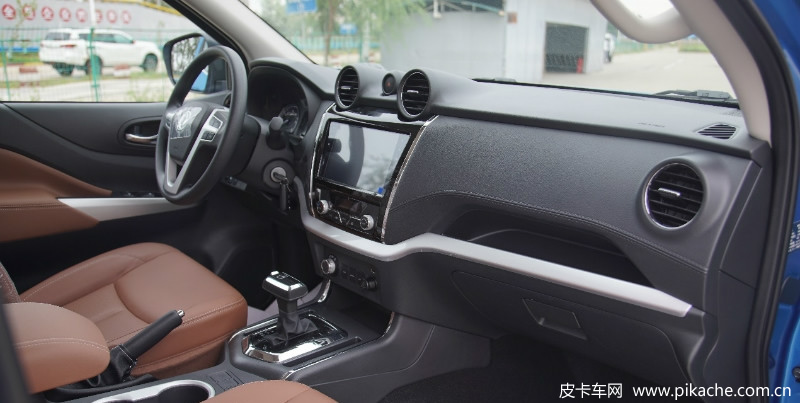 鄭州日產(chǎn)銳騏6皮卡平底貨箱版開啟預(yù)售，購(gòu)車還送保養(yǎng)