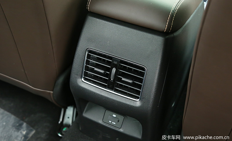 考慮皮卡后排乘坐舒適度，配備后排空調出風口皮卡車型推薦