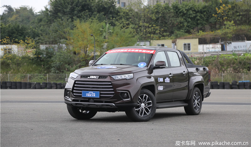 考慮皮卡后排乘坐舒適度，配備后排空調出風口皮卡車型推薦