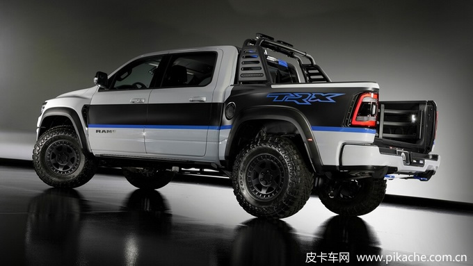 Mopar攜兩款改裝版RAM1500皮卡車型亮相SEMA改裝車展，主打戶外越野運(yùn)動(dòng)風(fēng)
