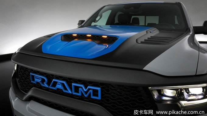 Mopar攜兩款改裝版RAM1500皮卡車型亮相SEMA改裝車展，主打戶外越野運(yùn)動(dòng)風(fēng)