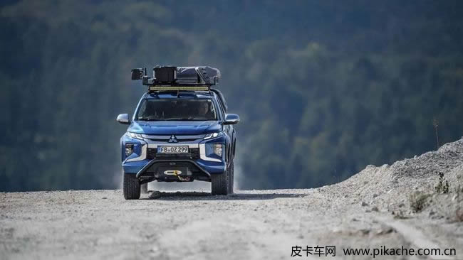 三菱推出L200皮卡露營車，貨廂加裝戶外生活裝備及充氣帳篷