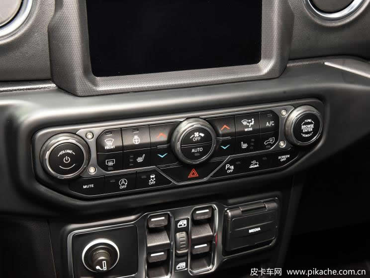 2021廣州車展實拍Jeep角斗士皮卡先行版，預(yù)計2022年一季度開售
