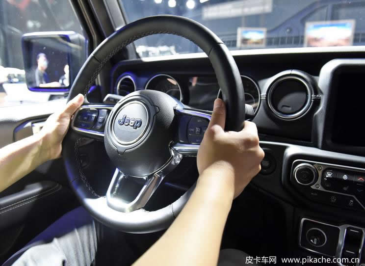 2021廣州車展實拍Jeep角斗士皮卡先行版，預(yù)計2022年一季度開售