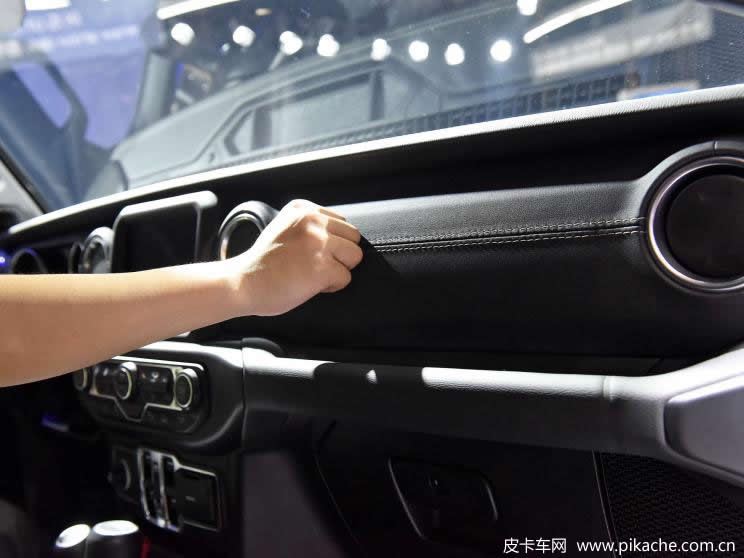 2021廣州車展實拍Jeep角斗士皮卡先行版，預(yù)計2022年一季度開售