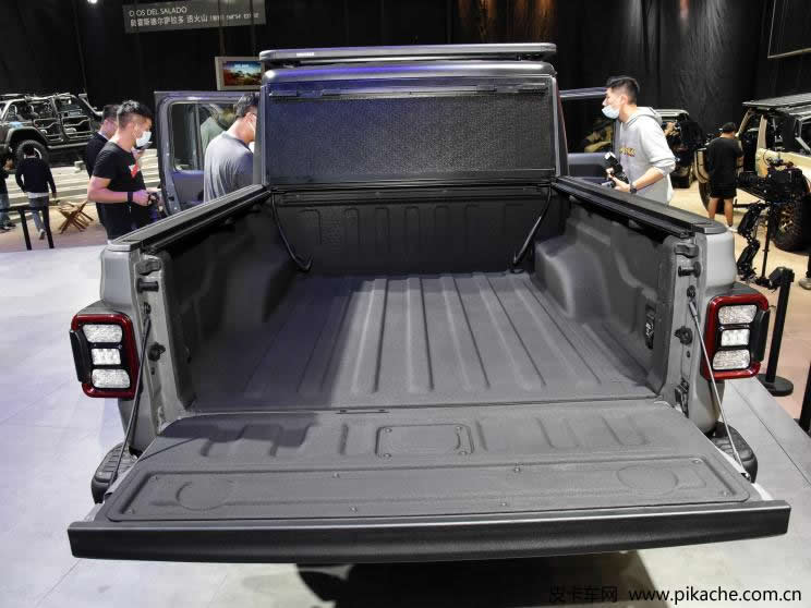 2021廣州車展實拍Jeep角斗士皮卡先行版，預(yù)計2022年一季度開售