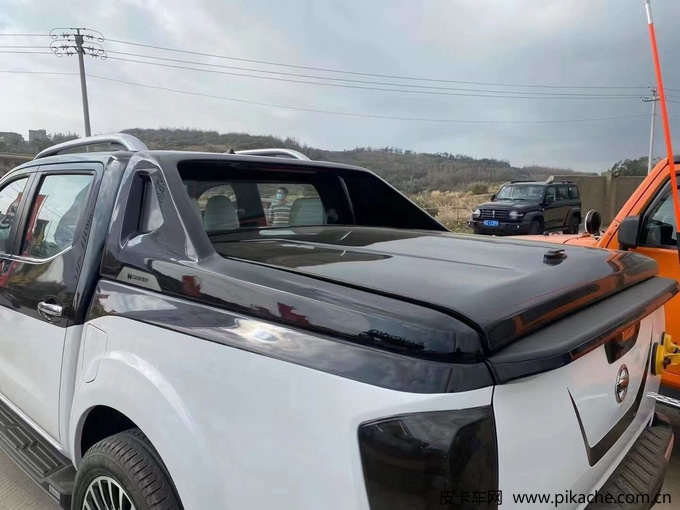 鄭州日產納瓦拉皮卡游艇版意外曝光，邁巴赫雙色車身風格