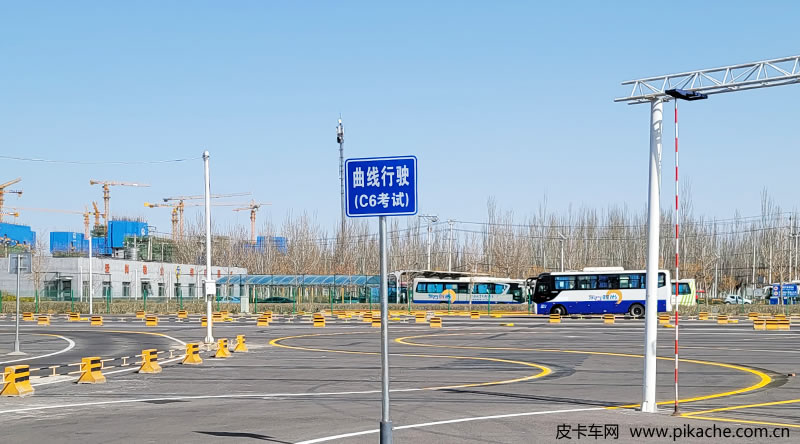 駕照增駕C6多少錢(qián)？C6駕照怎么學(xué)？中國(guó)皮卡網(wǎng)帶你進(jìn)入北京駕校一探究竟