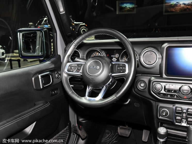 硬派皮卡Jeep角斗士皮卡先行版正式上市，售价50.99万元起