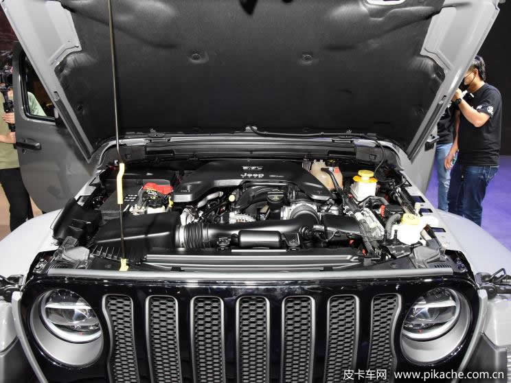 硬派皮卡Jeep角斗士皮卡先行版正式上市，售价50.99万元起