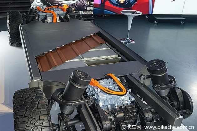 通用申請(qǐng)電動(dòng)車雙充電孔專利，400V電壓提升充電效率方案